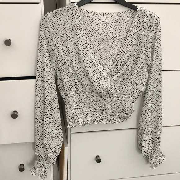 Tops - NWOT White & Black Speckled Top